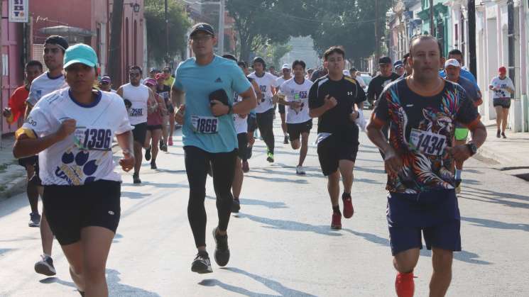 Orlando Espejel y Carolina Cinco triunfan en carrera atlética 