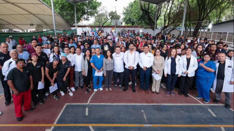DIF-Oaxaca beneficia a 130 personas con prótesis ocular
