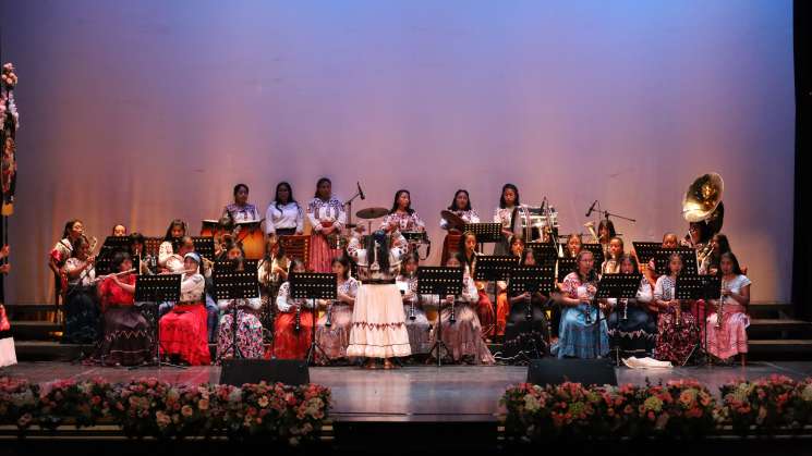  Festeja CCO el 12 aniversario del grupo folklórico Armonía    