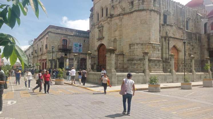 Operativo para retirar ambulantes del Centro Histórico permanente