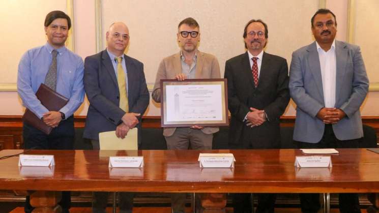 Alberto Spiller recibe Premio Bellas Artes “Juan Rulfo” 