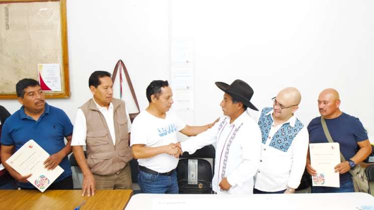 Convenio de paz entre Santa Cruz Tacahua y Santo Domingo Ixcatlán