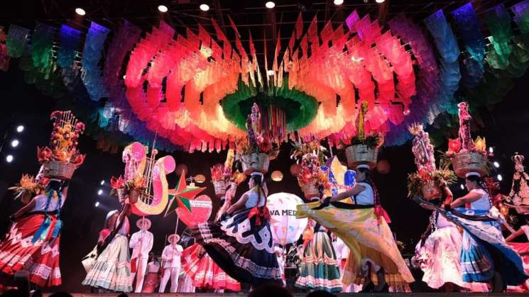 La Guelaguetza abre el 52 Festival Internacional Cervantino  