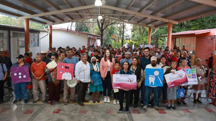 Reciben en San Bartolo Coyotepec tarjetas Farmacias Bienestar   