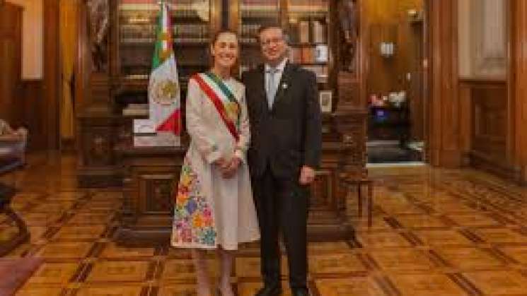 Realizan inesperada reunión Shembaum y Petro en México