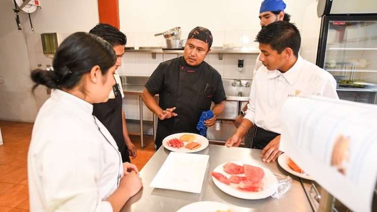 Invita Sectur Oaxaca a turistas utilizar servicios certificados 
