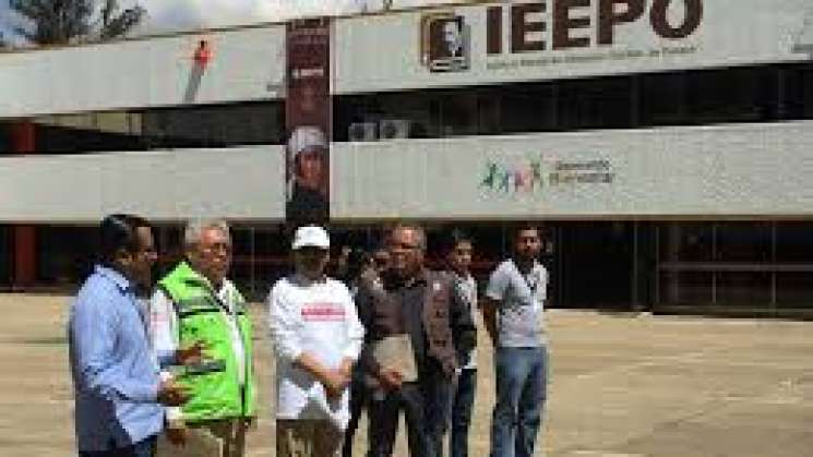 Cae red de estafadores de  plazas falsas de maestros en Oaxaca 