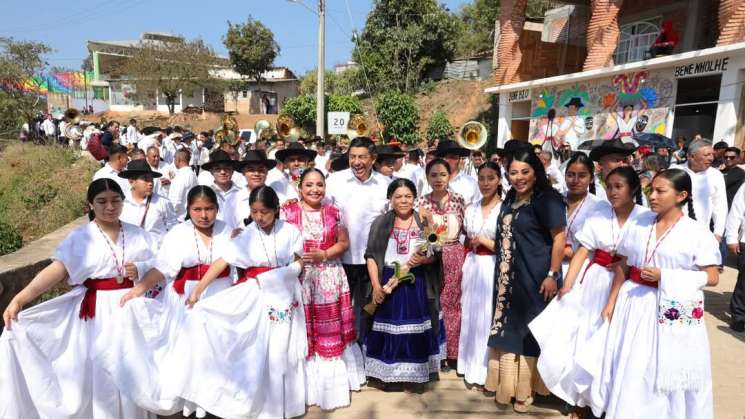 Pueblos de Oaxaca se hermanan en la Guelaguetza Serrana 2025  