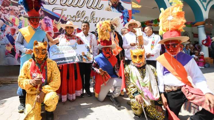Vive Santiago Juxtlahuaca el Día Grande de su Carnaval