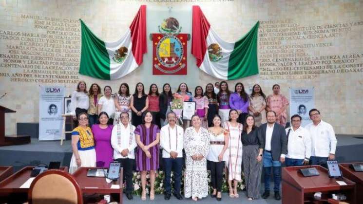 Reconocimiento “María Cristina Salmorán” para Xhunashi Caballero