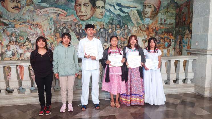 Premia CADH a ganadores del Concurso Estatal de Relatos Cortos 