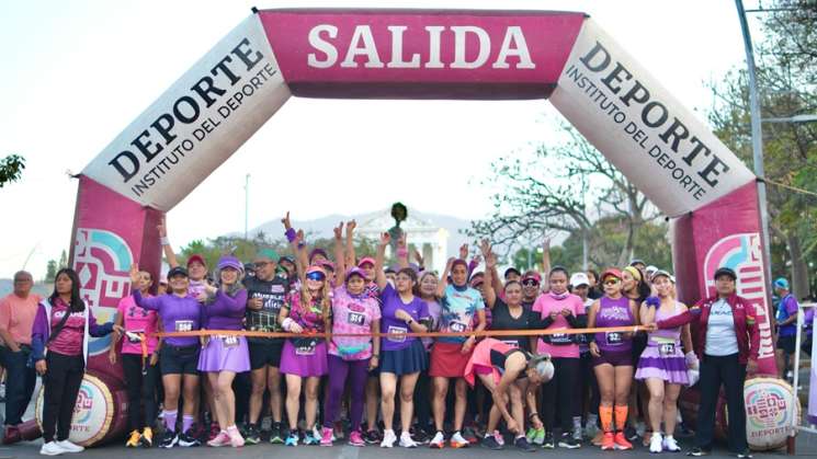 Un éxito Carrera atlética 5K “Mujeres en Movimiento”