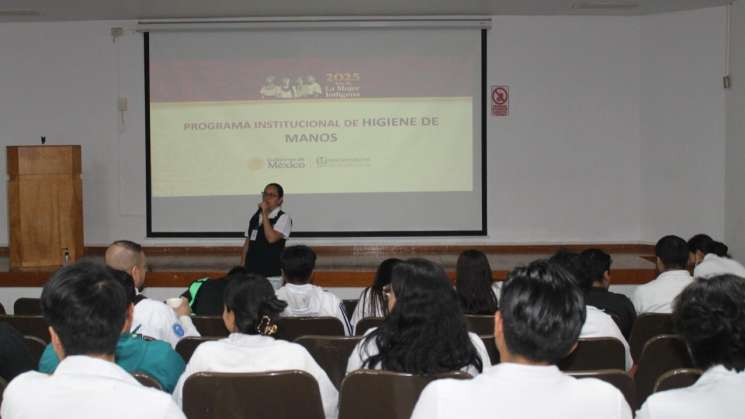 Realizan curso de inducción a personal becario en Hospital Civil