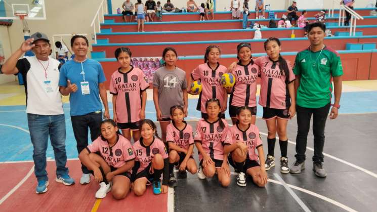 Primaria de Puerto Escondido avanza al estatal de balonmano 