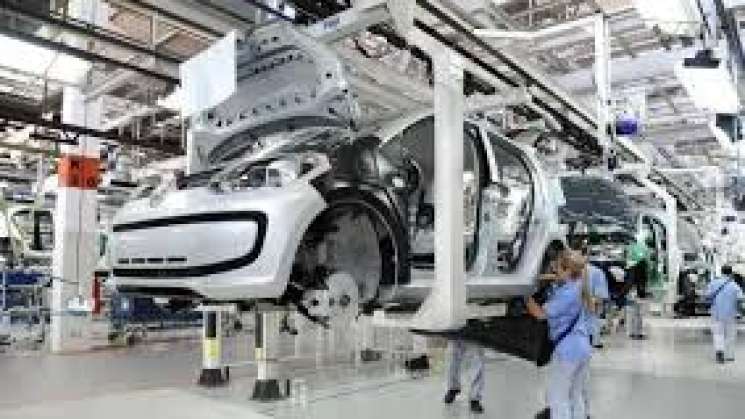 Tras aranceles,automotrices mundiales cierran filas con México 