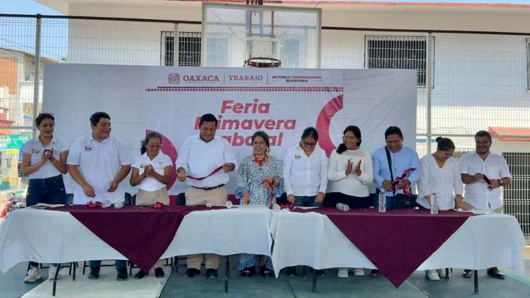 Realizan Feria Primavera Laboral en San Pedro Pochutla