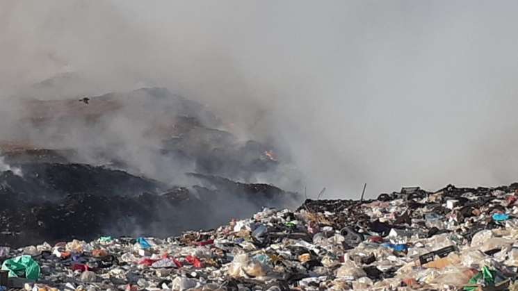 Instala PC refugio temporal tras incendio en basurero en Atzompa 