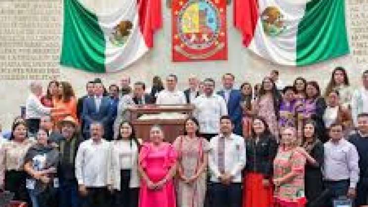 En Oaxaca,Poder Legislativo conmemora 103 años de la Constitución