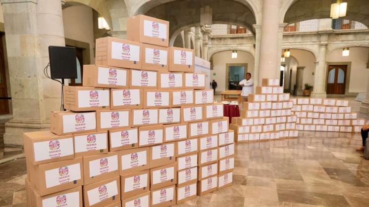 Promueve Salomón Jara hábito por libros con Surcos de lectura