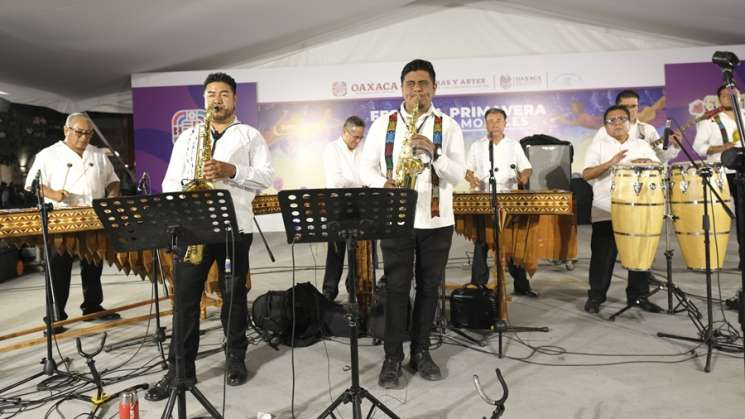 Marimba del Estado en El Festival Primavera Rodolfo Morales