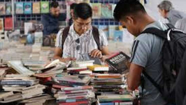 En México, 69.6% de población alfabeta se considera lectora:INEGI