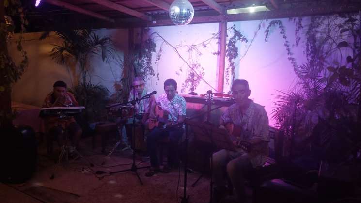 Nace grupo de música Son de Neto en Plaza Chepil,Puerto Escondido