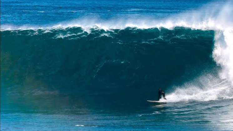 Zicatela Despierta con Olas Gigantes y visita de Nathan Florence