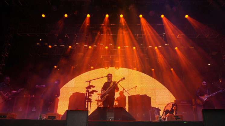 Molotov celebra al pintor Rodolfo Morales
