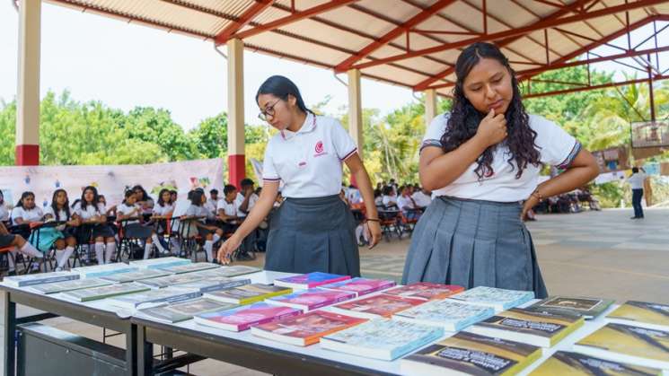 Feria del Libro “Tendedero Ilustrado” en Cobao de Huaxpaltepec  