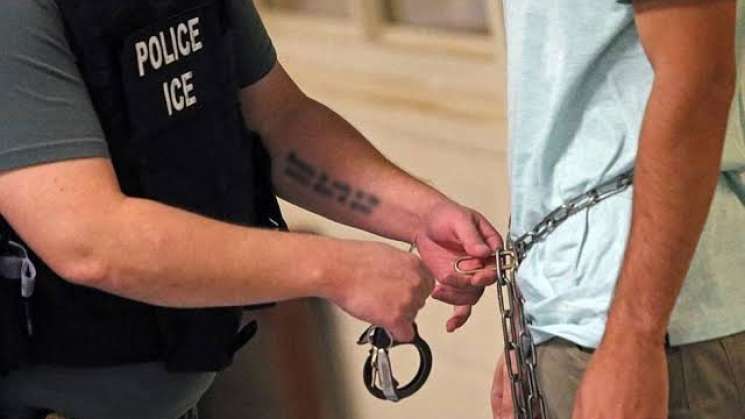 Migrantes que se autodeporten, EU dará 100 dólares y pasaje aéreo