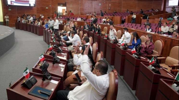 Por ley, mujeres indígenas y afromexicanas a cargos comunitarios