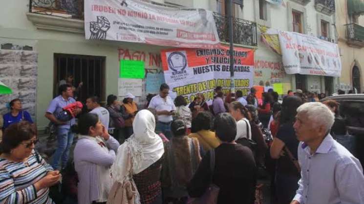 Por actos de corrupción inhabilita Secc.XXII a líder de jubilados