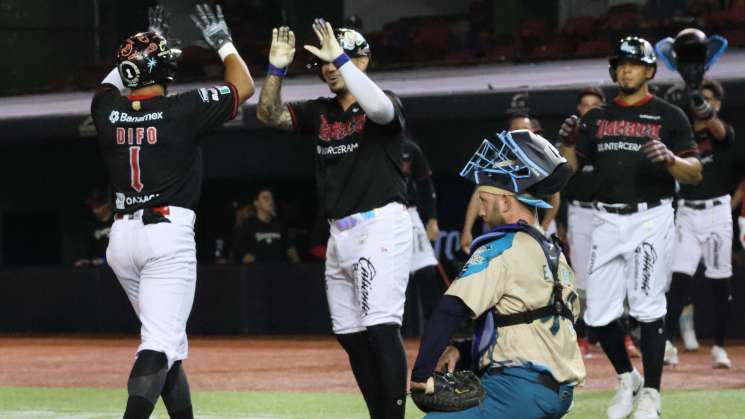 Kyle Funkhouser se impone en duelo de pitcheo 