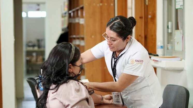 Reconoce SSO labor del personal de enfermería en su día 