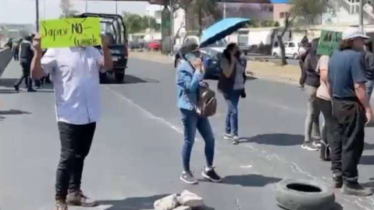 En capital de Oaxaca colonos bloquean vías por falta de agua