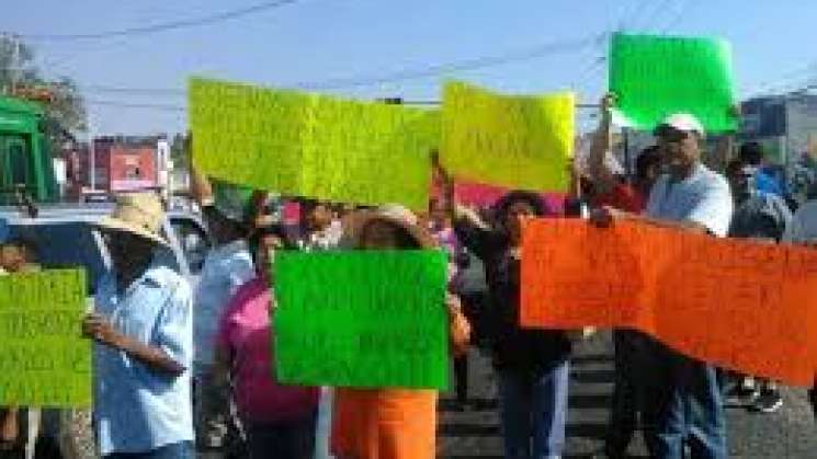 Comuneros exigen pago de derecho de vía de hace 40 años en Costa 