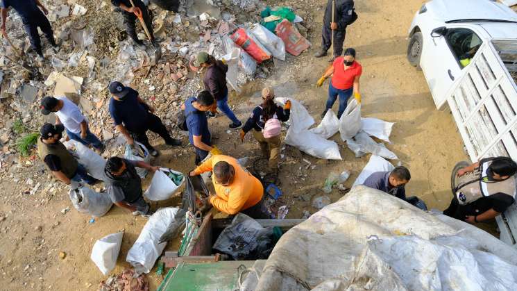 Tequio Vecinal recupera espacio publico 