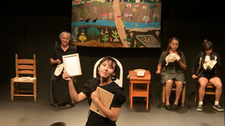 Sonia Gregorio presenta Ovillo, obra basada en madres bordadoras