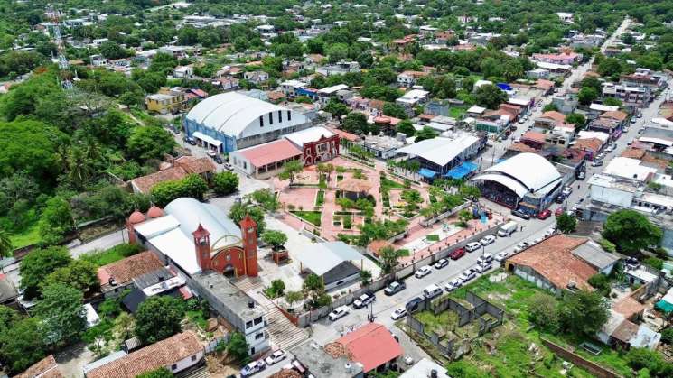 Más de 14 mdp en construcción de caminos de San Pedro Tapanatepec