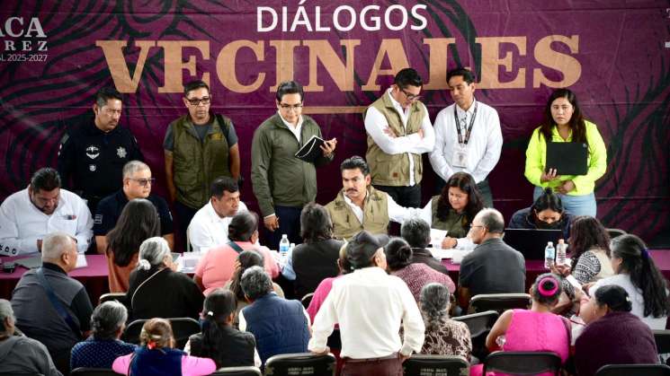 Ray Chagoya atiende a habitantes de San Luis Beltrán