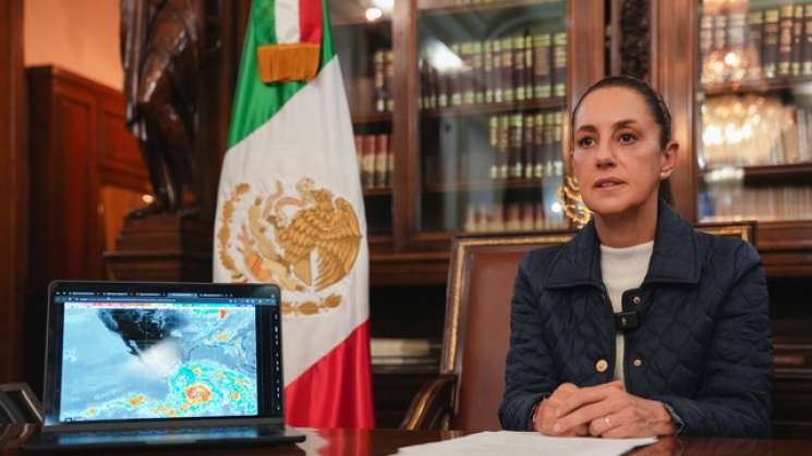 Sheinbaum pide calma a pobladores de Oaxaca ante el huracán