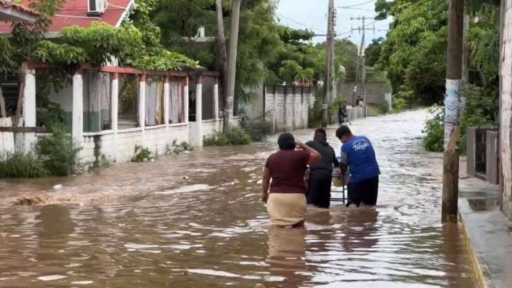 Se desborda el río Los Perros, 2 mil viviendas afectadas 