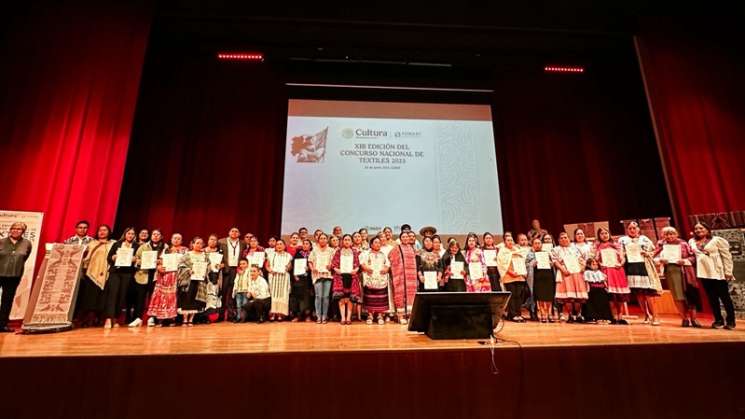 Deslumbra Oaxaca en el XIII Concurso Nacional de Textiles 2025   