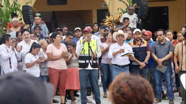 Anuncian estrategia para reactivar el campo y pequeños comercios 