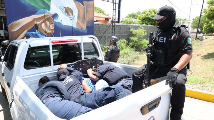 Fiscalía solo evaluará a 218 policías municipales de Juchitán