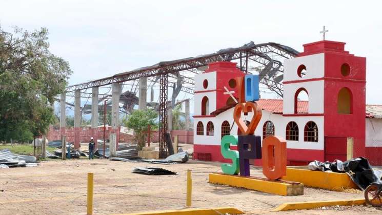 Salomón Jara atiende a 83 comunidades afectadas por Erick 