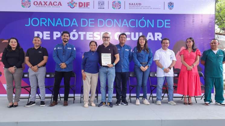 Entrega con éxito DIF Estatal prótesis oculares a 145 oaxaqueñas 