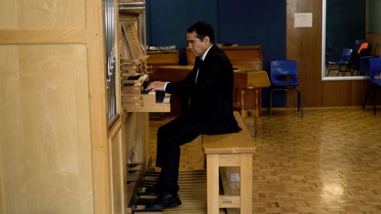 Se gradúa primer organista con discapacidad en la FAM