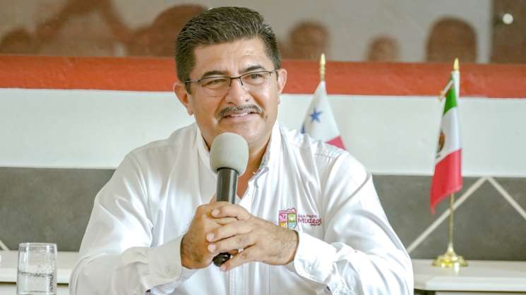 Edil de Mixtepec impulsa la privatización de Punta Colorada