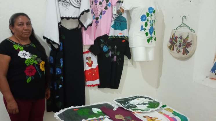 Impulsa Icapet rescate de bordados en Teotitlán de Flores Magón 